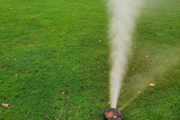 Das ist ein Wasser-Luft-Gemisch im Rahmen der herbstlichen Außerbetriebnahme